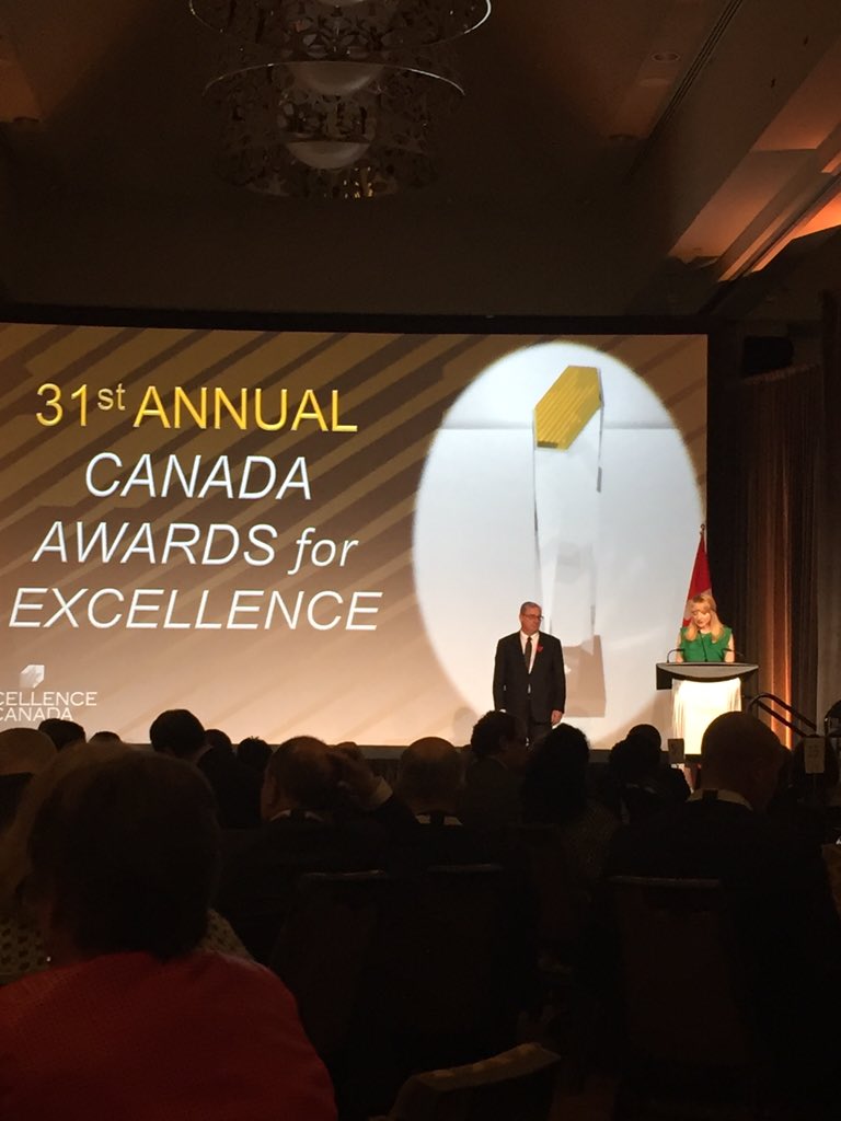 yourworkplace's tweet image. oh hey friends! @KCCorp presenting #HealthyWorkplace awards at #ecsummit @ExcellenceCan. Congrats to all winners!