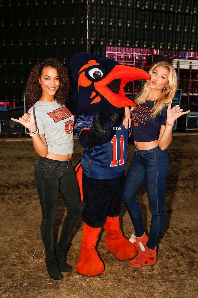 RowdyUTSA's tweet photo. Even with two models I'm still the best looking one! #toughbeingsogoodlooking #UTSAGameOn @VSPINK https://t.co/9cthVBBqUe