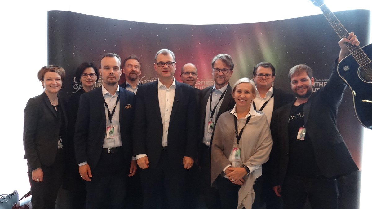 valtioneuvosto's tweet photo. Pääministeri @juhasipila'n johtama Suomen #NFForum2015 -valtuuskunta. Lue heistä lisää https://t.co/zyV8uK0FW7 https://t.co/ijuogPlvVa