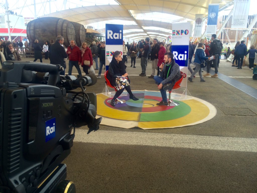 alcenero's tweet photo. Raccontiamo #explay a #expotalk oggi in @Expo2015Milano con @alepirani! @secolourbano @CocoonPro @4expo @AskExpo https://t.co/O3JnUKdxSU