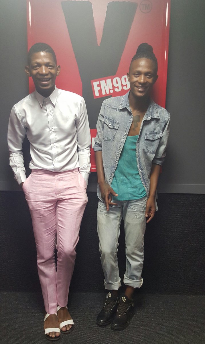 #TheRawRush : Chilling with our #CupCakes <a href="/Quiteria_George/">Quiteria & George</a>
talking ABOUT QUITERIA &amp; GEORGE and more #Fashion #TRR