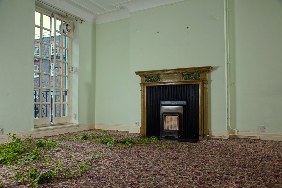 ArtReview_'s tweet photo. Abbas Akhavan wins 2015 Sobey Art Award https://t.co/o9bLXer7yR https://t.co/WwWhJjM3Wj