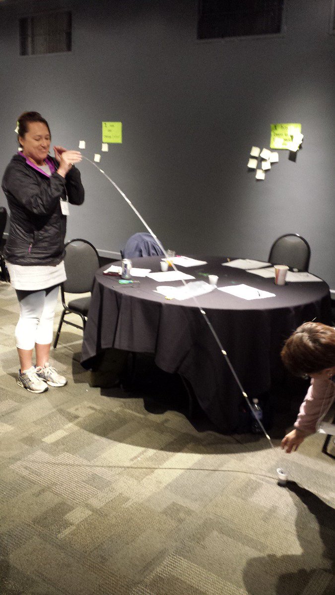 jmcdermitt1's tweet photo. Getting the oil out is a big challenge!! #EnergizingSTEM #goskins https://t.co/soE8CdHk4m