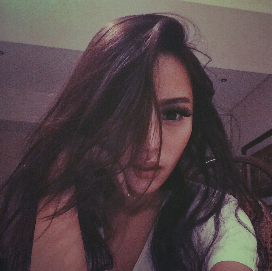 erickaxx's tweet photo. When all you want is @lilymaymac hair but dark hair suits you best 💆🏼🙍🏼 https://t.co/omu8K5ob1V