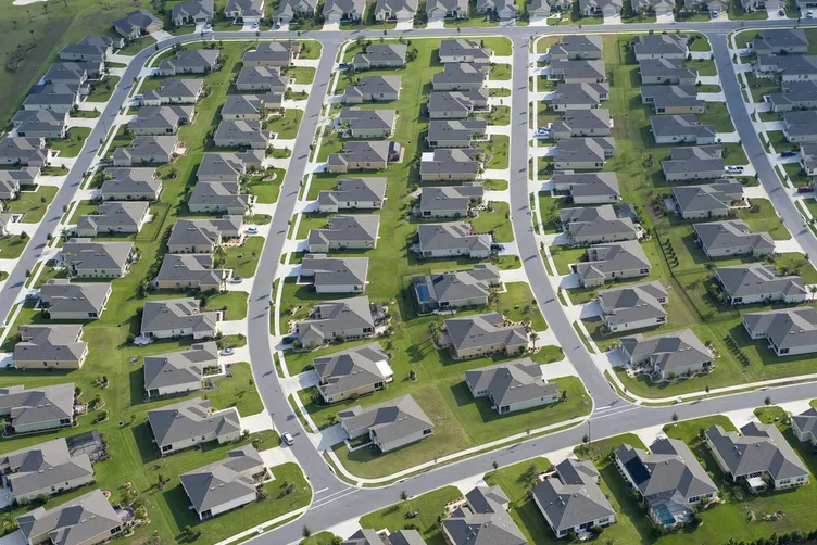NewUrbanism's tweet photo. Fascinating: "How our housing choices make adult friendships more difficult" https://t.co/SQEiQSn1Wi via @voxdotcom https://t.co/J9o0cy9GHj