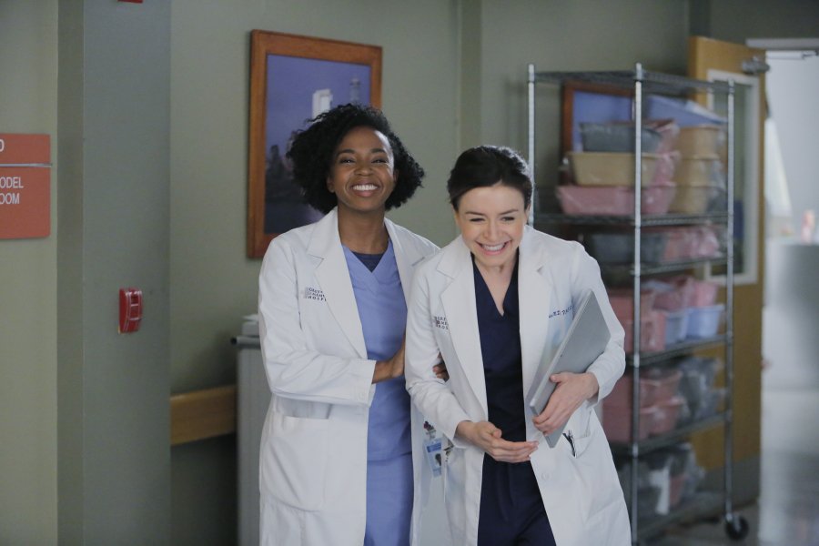 Happy #TGIT! #GreysAnatomy is off tonight, but smile because it's all-new next week!