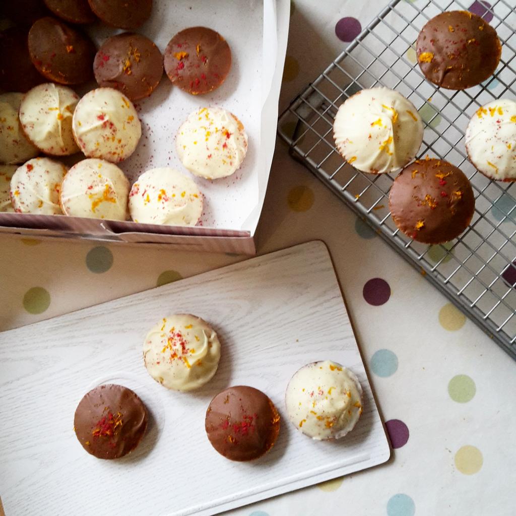 gingerandcacao's tweet image. Chocolate covered #financiers with #orangezest and #raspberrypowder for tomorrow's event 😍 #thursdaybakes #catering