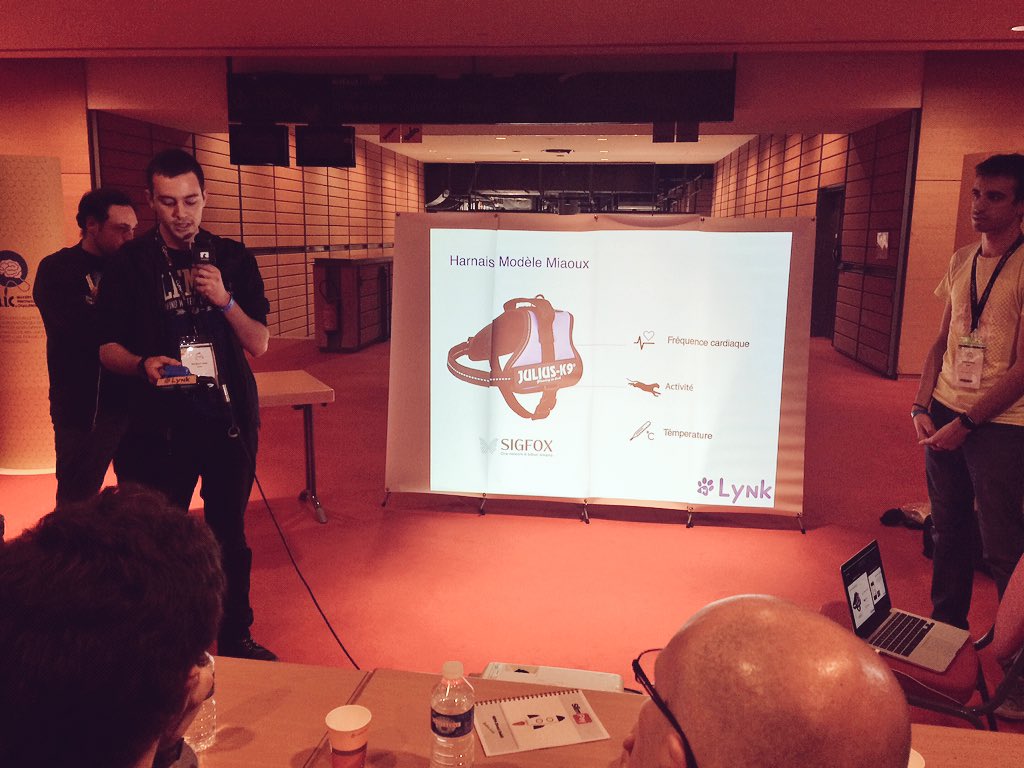 2e pitch du <a href="/MicAnimalhealth/">Maker Inno Challenge</a> avec l'équipe <a href="/makergarfield/">Lynk</a> et son harnais connecté + appli Lynk #BlendWebMix