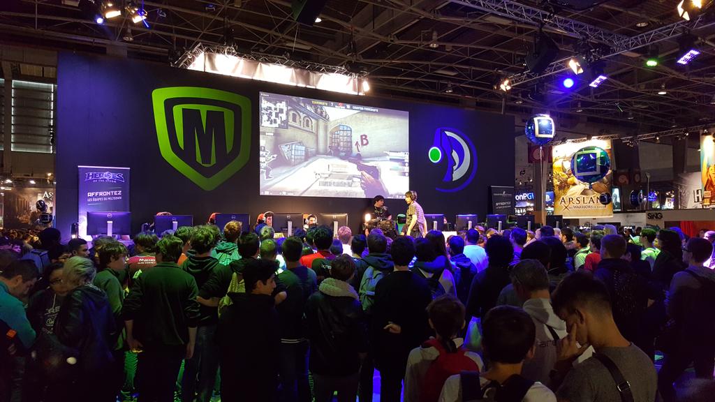 meltdownbars's tweet photo. CS:GO is killing it on the booth ! Stream at https://t.co/n7JRH0Tk6Z !  Cc @teamspeak @hitboxlive @hitboxfr https://t.co/vA8jyyxP61