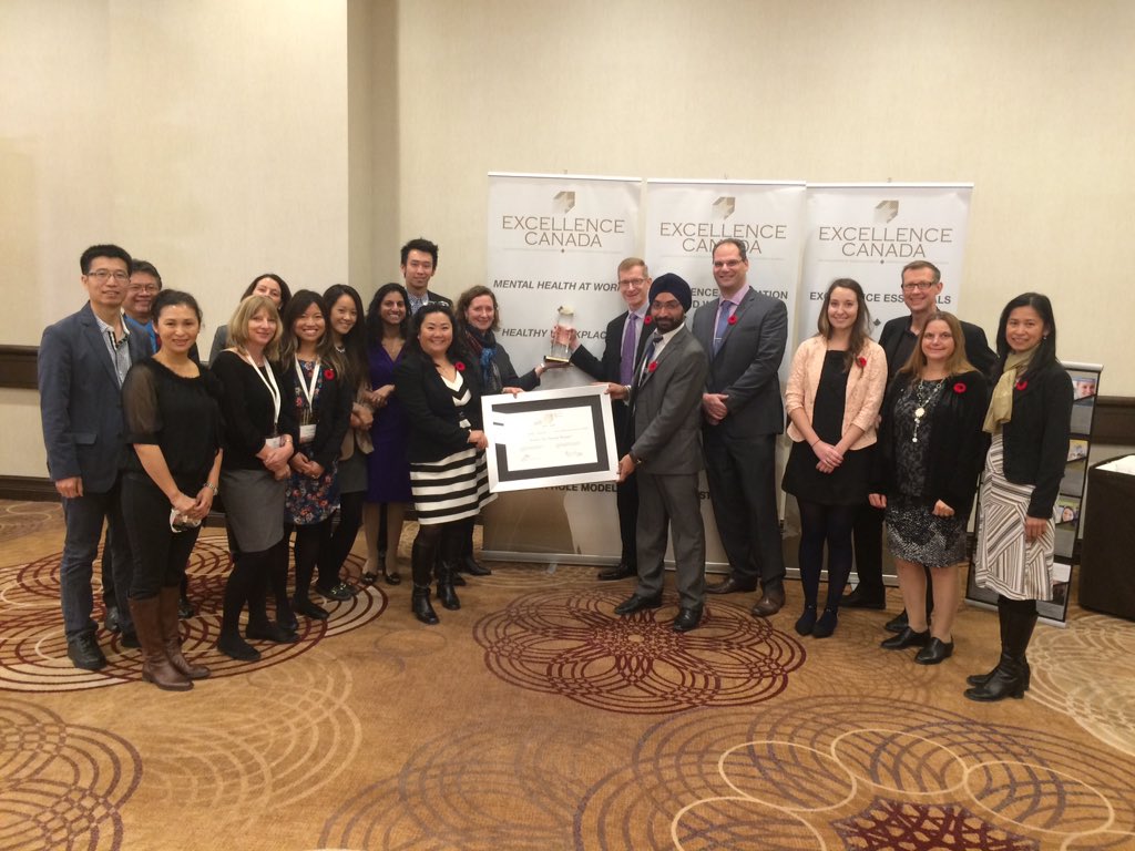 mari_iromoto's tweet image. We did it!! @EastGeneral proudly received Platinum Award for Mental Health at Work at #ecsummit