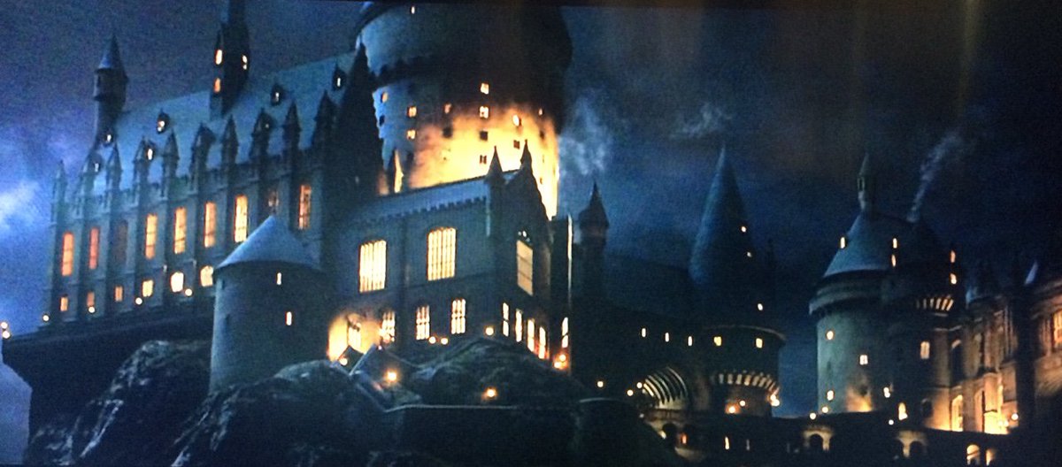 Hogwartssite's tweet photo. Un Halloween en Hogwarts. Por favor. https://t.co/oQWICbjSYs