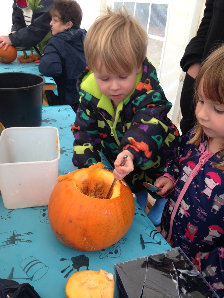 SamanthaFm's tweet photo. Pumpkin carving with the kids this morning. #halloween #pumpkincarving #pumpkin #trickortreat https://t.co/RI1zkp60Nq
