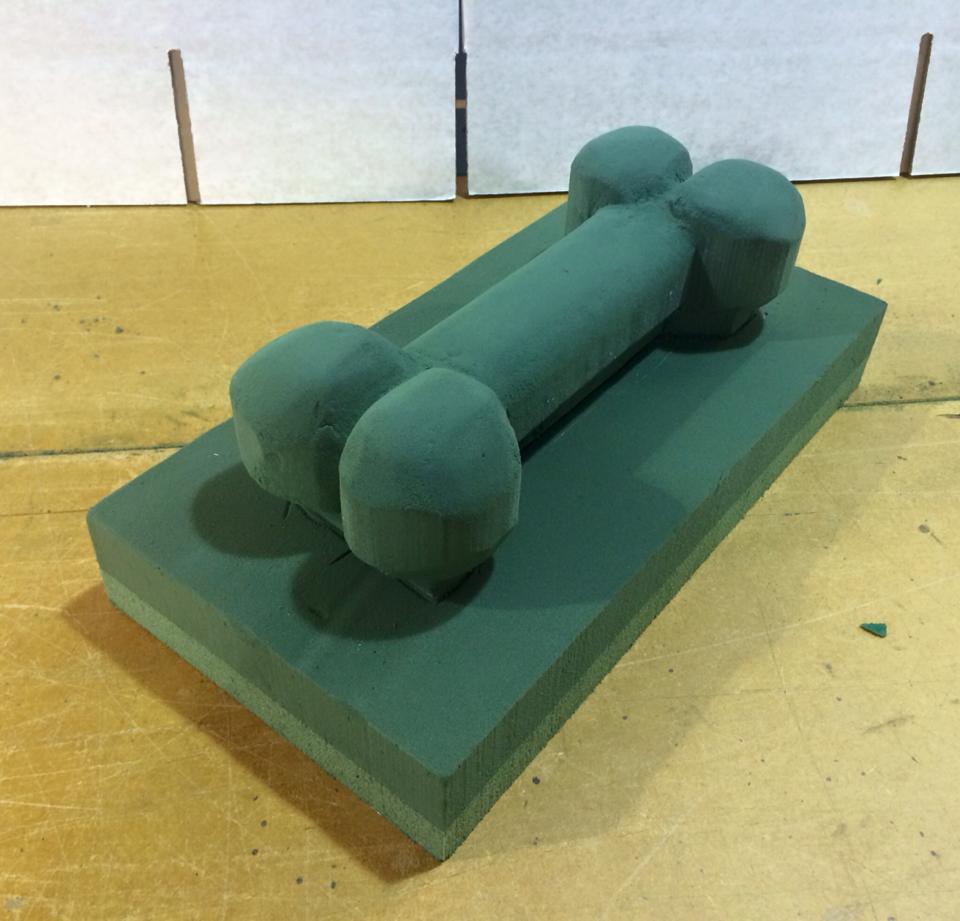 ValSpicerDesign's tweet photo. 3D Dog Bone 🐶🐾 #ValSpicer #DogBone #Florist #FuneralTribute https://t.co/DzDjWVWwTV