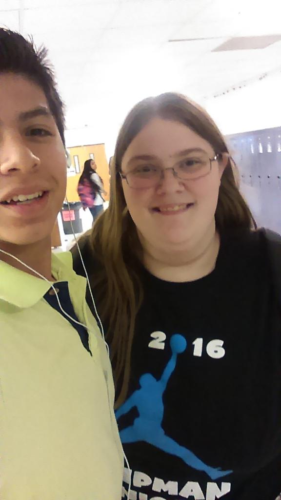 alderahs's tweet photo. Hugging my friend Oscar. #startswithAffton #startswithus https://t.co/xnlO7euIMk