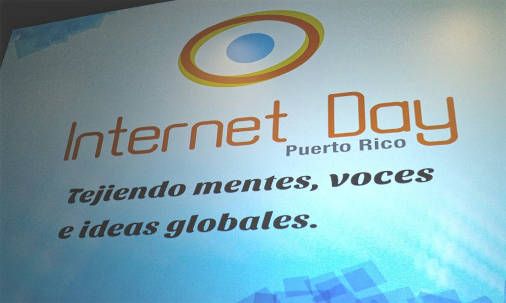 javrua's tweet photo. Proclama del Honorable Gobernador .@agarciapadilla en torno al #DíadelInternet 2015 @ #PuertoRico. #InternetDayPR15 https://t.co/sjlaSmdSYL