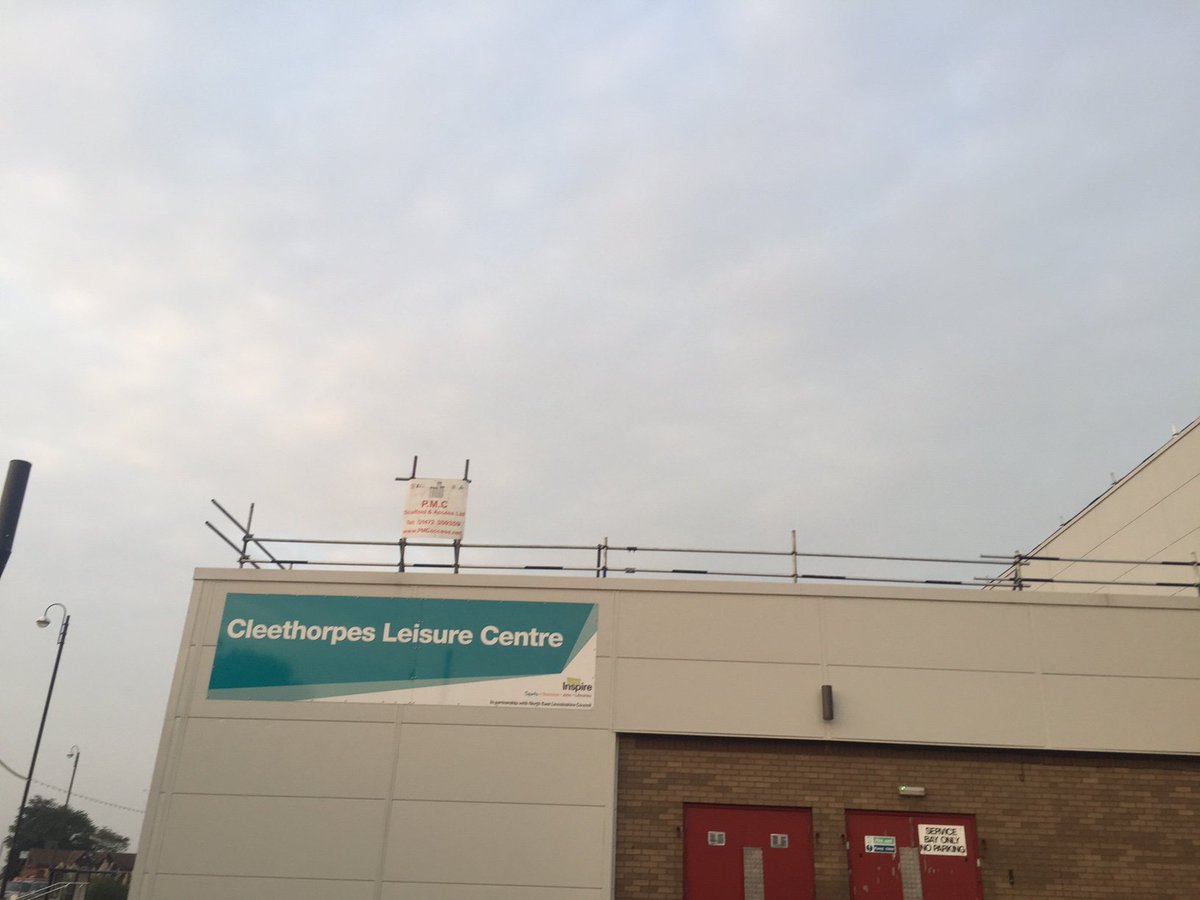 PMCscaffolding's tweet photo. PMC Banners flying high over Cleethorpes leisure centre @cleethorp_es @grims_by @GrimsbyTel https://t.co/RgiUvy0SUL