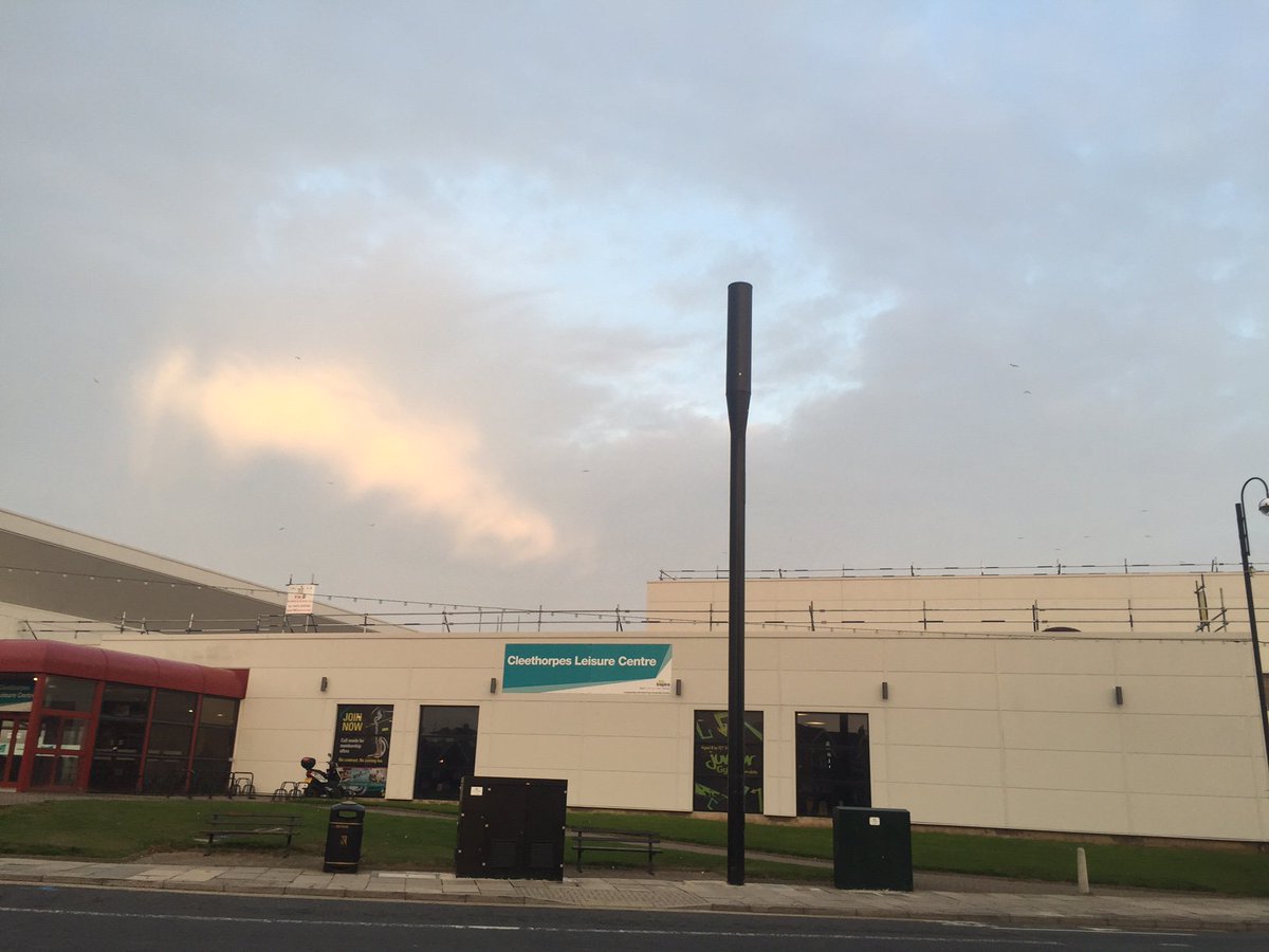 PMCscaffolding's tweet photo. PMC Banners flying high over Cleethorpes leisure centre @cleethorp_es @grims_by @GrimsbyTel https://t.co/RgiUvy0SUL