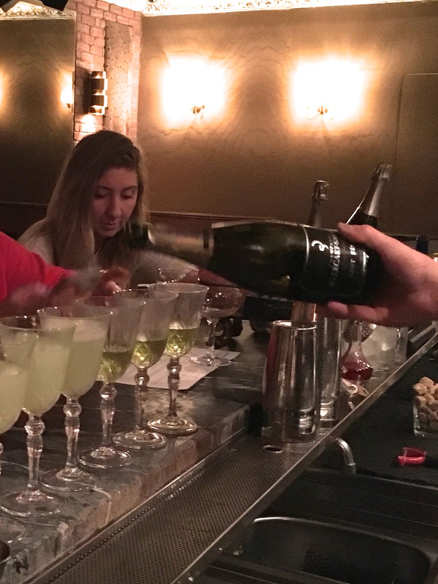noJETLAGforFOOD's tweet photo. Loved last night's #BillecartCocktailClub @ExperimentalCC  with @bitbyafox @themidwasteland @Poni_Boy @SmithRatliff https://t.co/UeYQrmZNN2