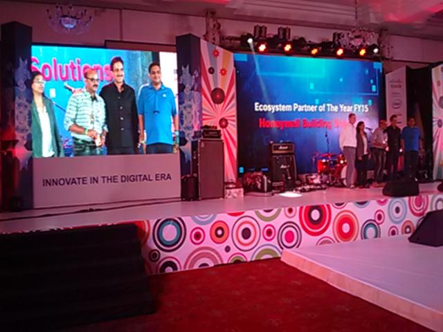 cisco_in's tweet photo. Cisco Ecosystem Partner of the year goes to Honeywell Building Solution Ltd #CIPC2015 https://t.co/iPcY4SP2Ez