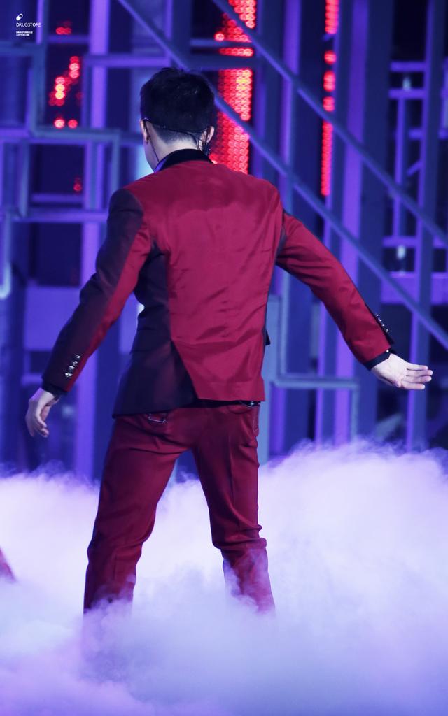 DrugstOre0112's tweet photo. #도경수 #디오 151017 광저우콘서트  오늘 너무 보고싶다 경수야 사랑해🙆💝
https://t.co/tEizhrbd2f https://t.co/DtvZSe8VWQ https://t.co/CxiRwZYdCj https://t.co/fxrXstFCAN