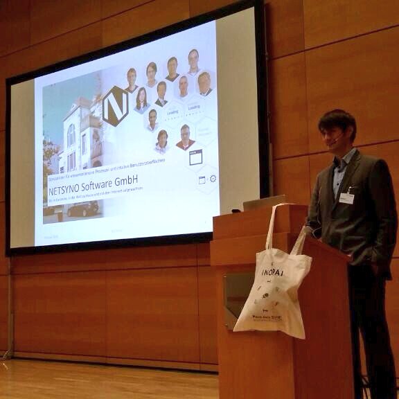 NETSYNO's tweet photo. .@daniel_aus_wa für @NETSYNO auf der @knowtech_net #knt15 mit einem Vortrag zu #inopai https://t.co/6E69PMJ2Wc