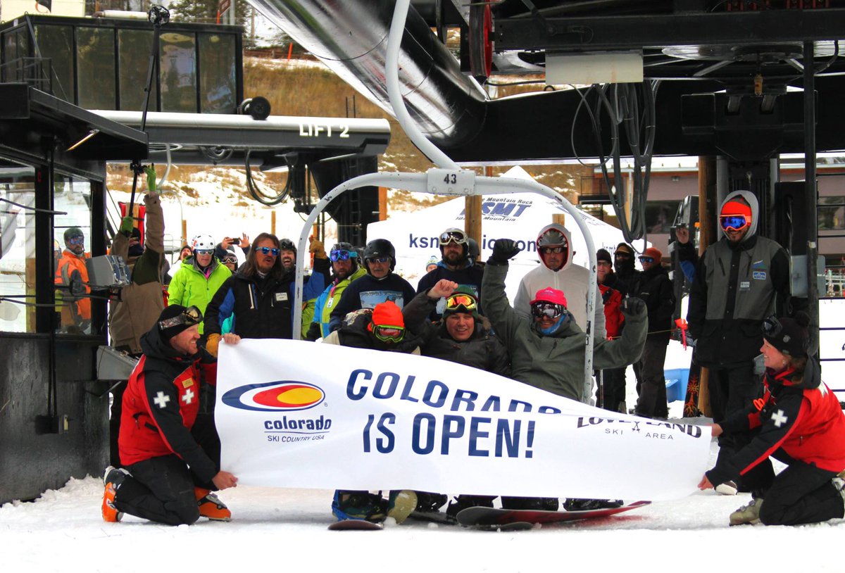 SNOCRU's tweet image. Its official! #Colorado is open for the season! @LovelandSkiArea @Arapahoe_Basin