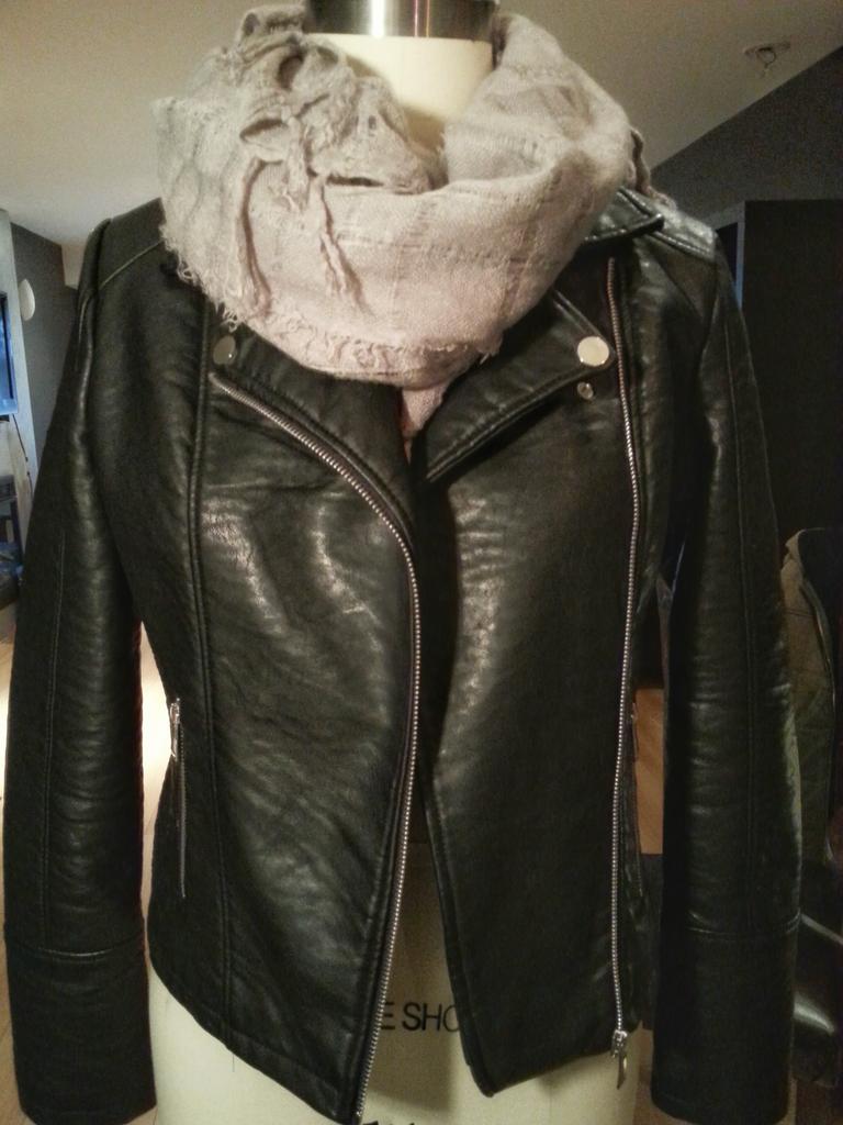 WINNERS's tweet photo. Great finds! RT @alidboos: My new jacket & scarf #WINNERSFabFinds #vancity #readyforcold https://t.co/Ydftbb0Ntd