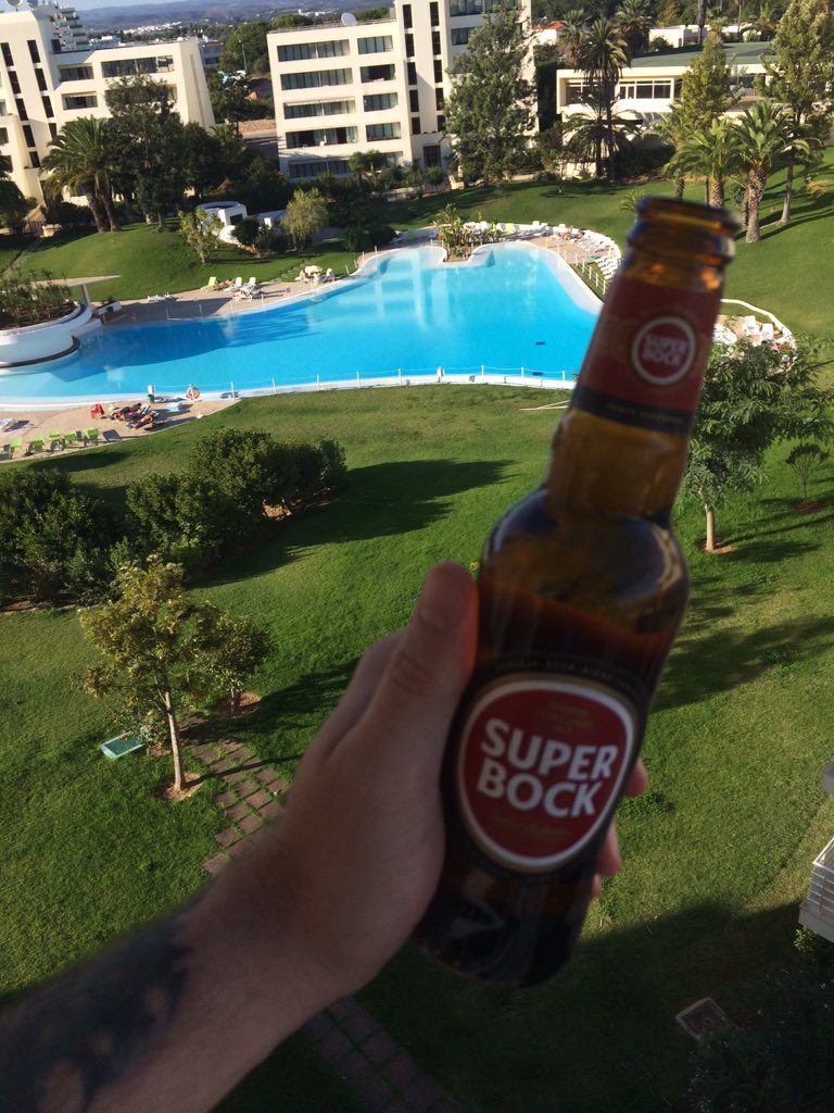 walke_mr's tweet photo. @GS_Podcast_ @GallowgateShots @JohnRyan87 #ShotsCast would you rather be me or you right now 😂😂😂 https://t.co/eqB8CyAb5j