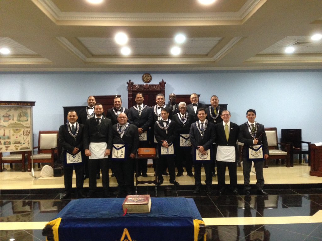 PanCanalMasons's tweet photo. Ushering one of Eloy Alfaro Lodge through his third step, Wednesday, October 28th 2015. https://t.co/5cYXomlzBN