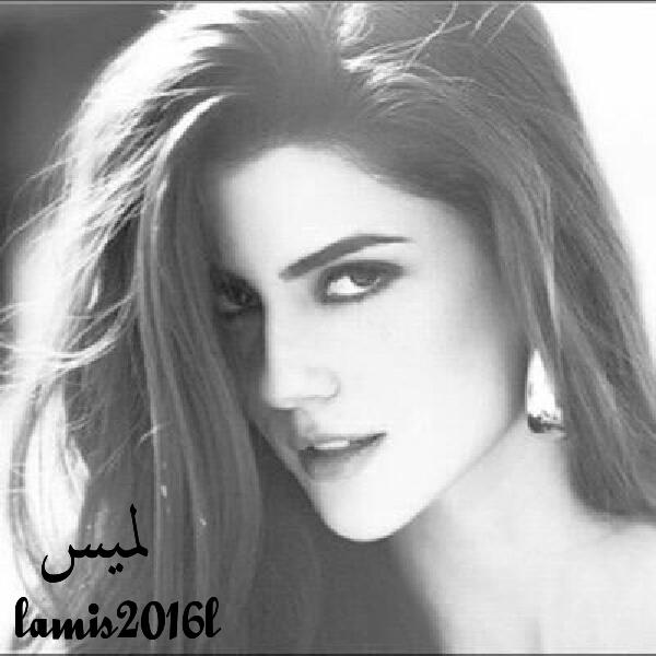 عفواً ! انا #فتاة  تجريّ في شرايينھا صفة العِناد ولنْ آخضع لـِ سلطة احد ولنْ انحنيّ سجوداً الا لـِ خالقيّ تعالى