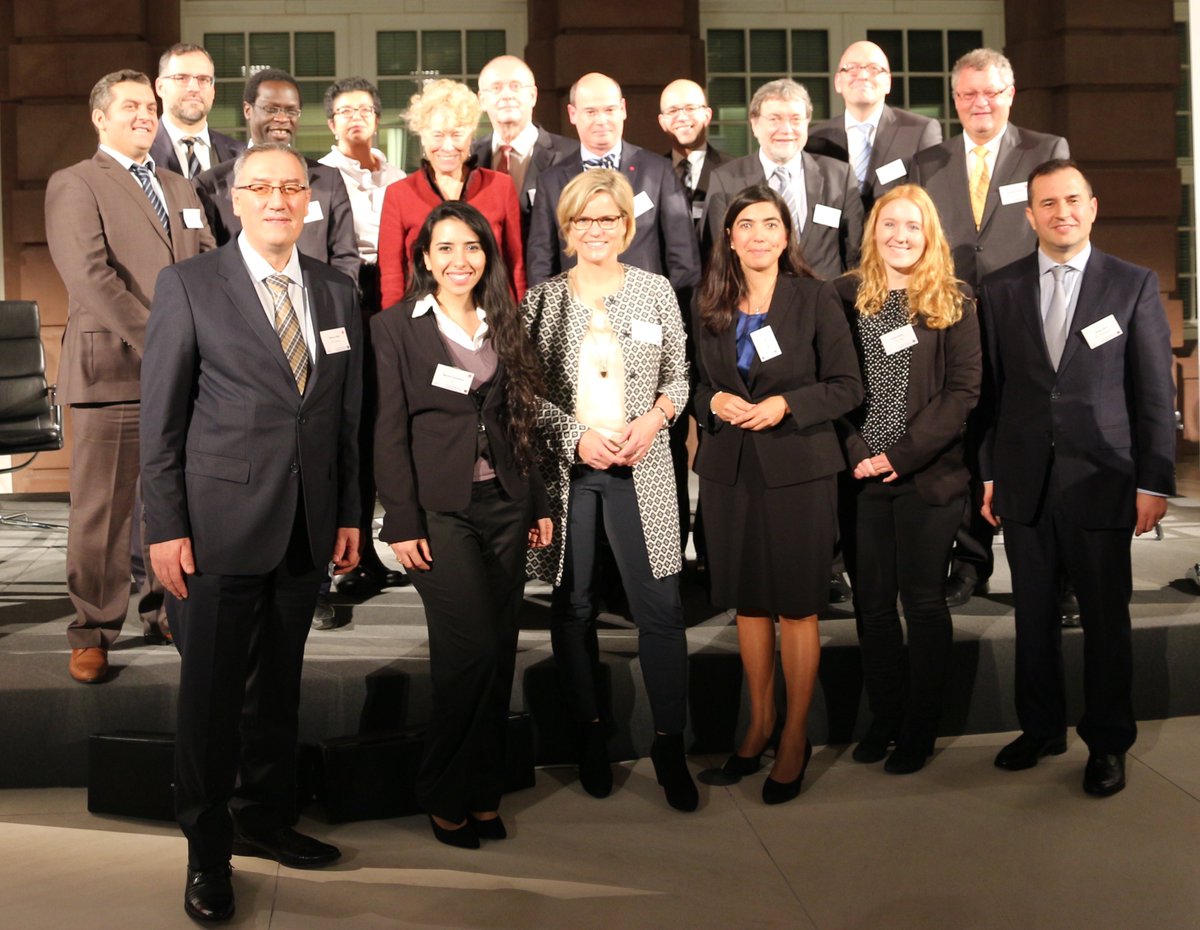 buv_ev's tweet photo. Gesammelte Impressionen. Fotos der Fachkonferenz! https://t.co/EToUmsH1u6 #fachkraeftewoche #vielfalt4.0 https://t.co/rxkYPPZpEg