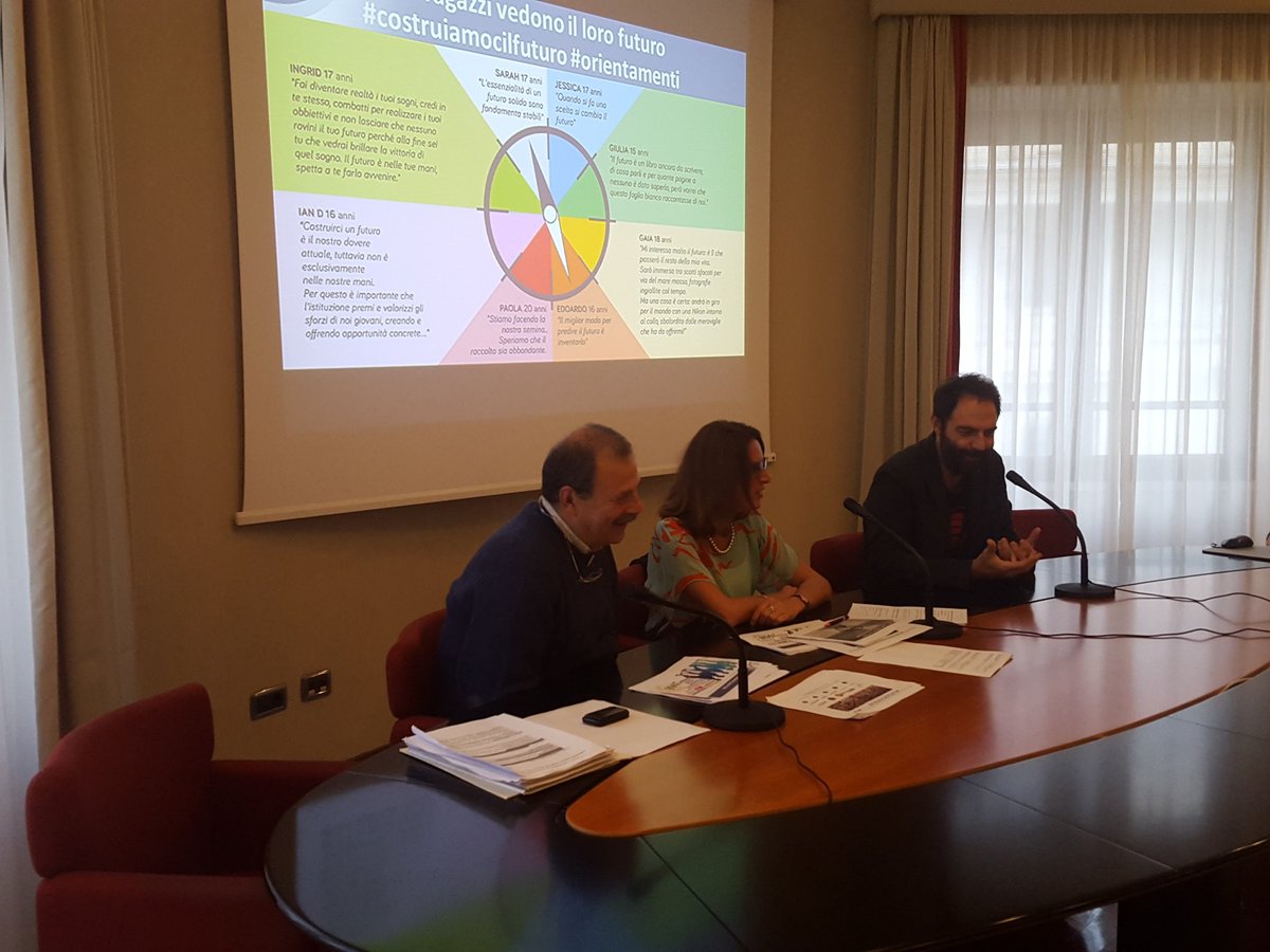 IlariaCavo's tweet image. #Orientamenti 2015: 150 espositori, 80 aziende, piu di 100 eventi, attese 40mila presenze. #costruiamocilfuturo