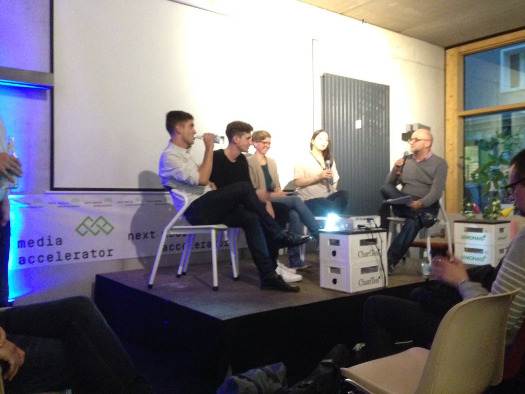 OliverBerger's tweet photo. Podiumsdiskussion mit ua @bento_de @tresclickmag et al, moderiert von @MeinolfEllers #nmadd1 https://t.co/qzeVW86D9X