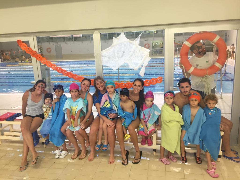 FlusSportGD's tweet photo. Ya estamos de FlussHalloween en una tarde terroríficamente divertida. Gymkhana masterclass y mucho más!! #Halloween https://t.co/wwP4QhDywu