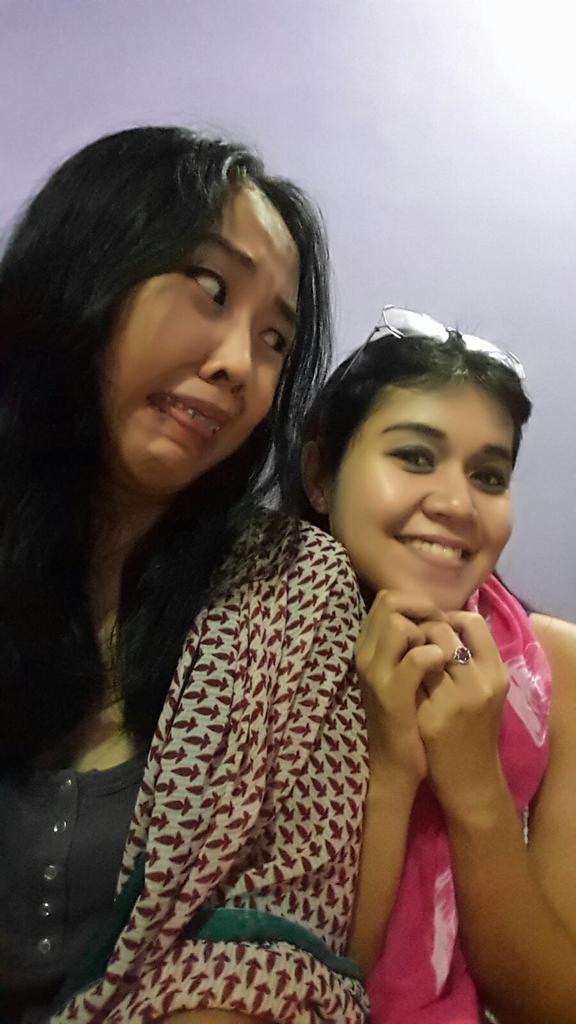 Chebong_ID's tweet photo. Halimah dan azizah menuju jalan kebenaran... 😆 @rididendi12 https://t.co/OrjM18X5zx