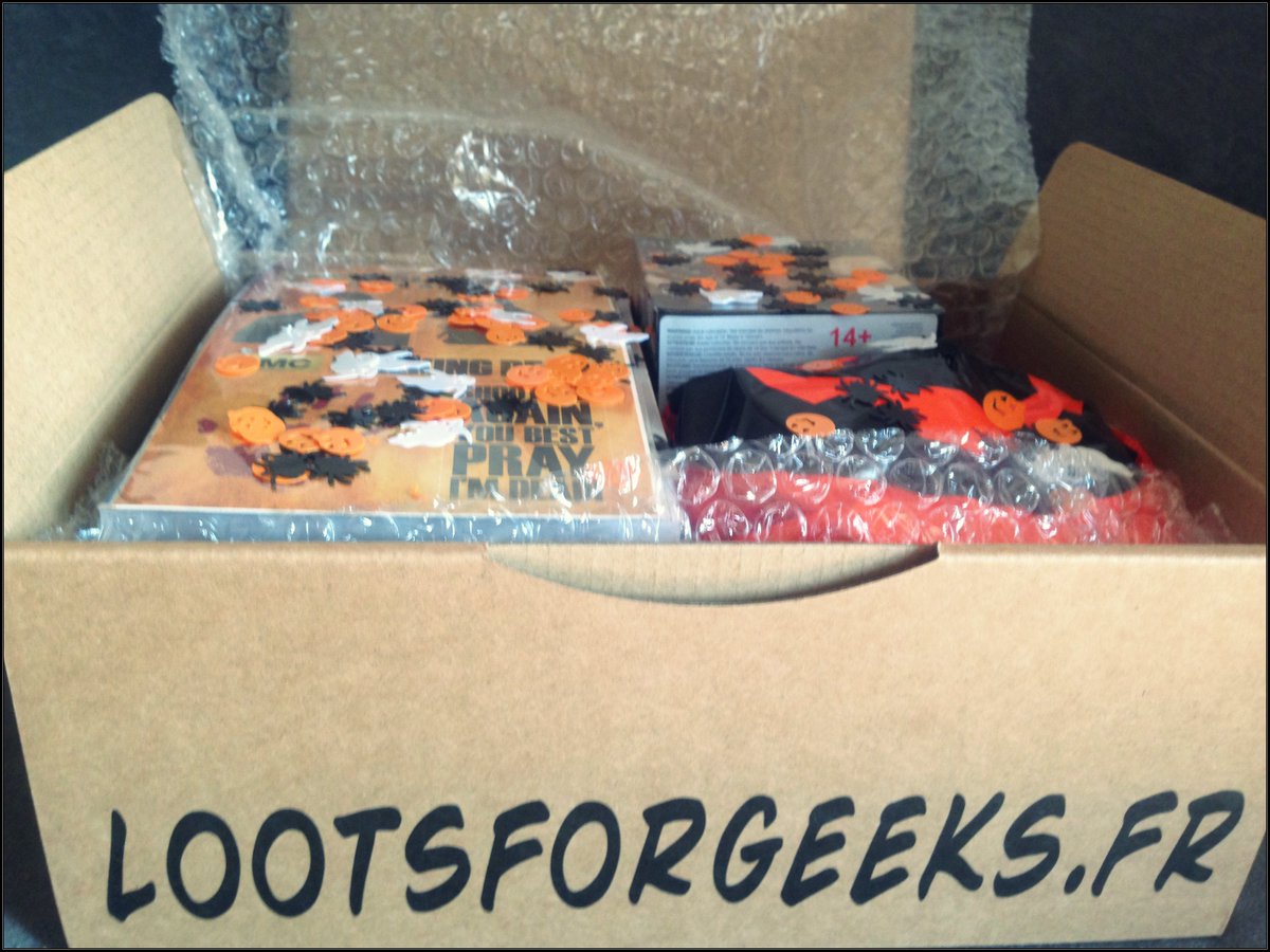 LootsForGeeks's tweet image. Contenu de nos Boxs d&apos;Octobre 2015 sur le thème d&apos;Halloween
#BoxGeek