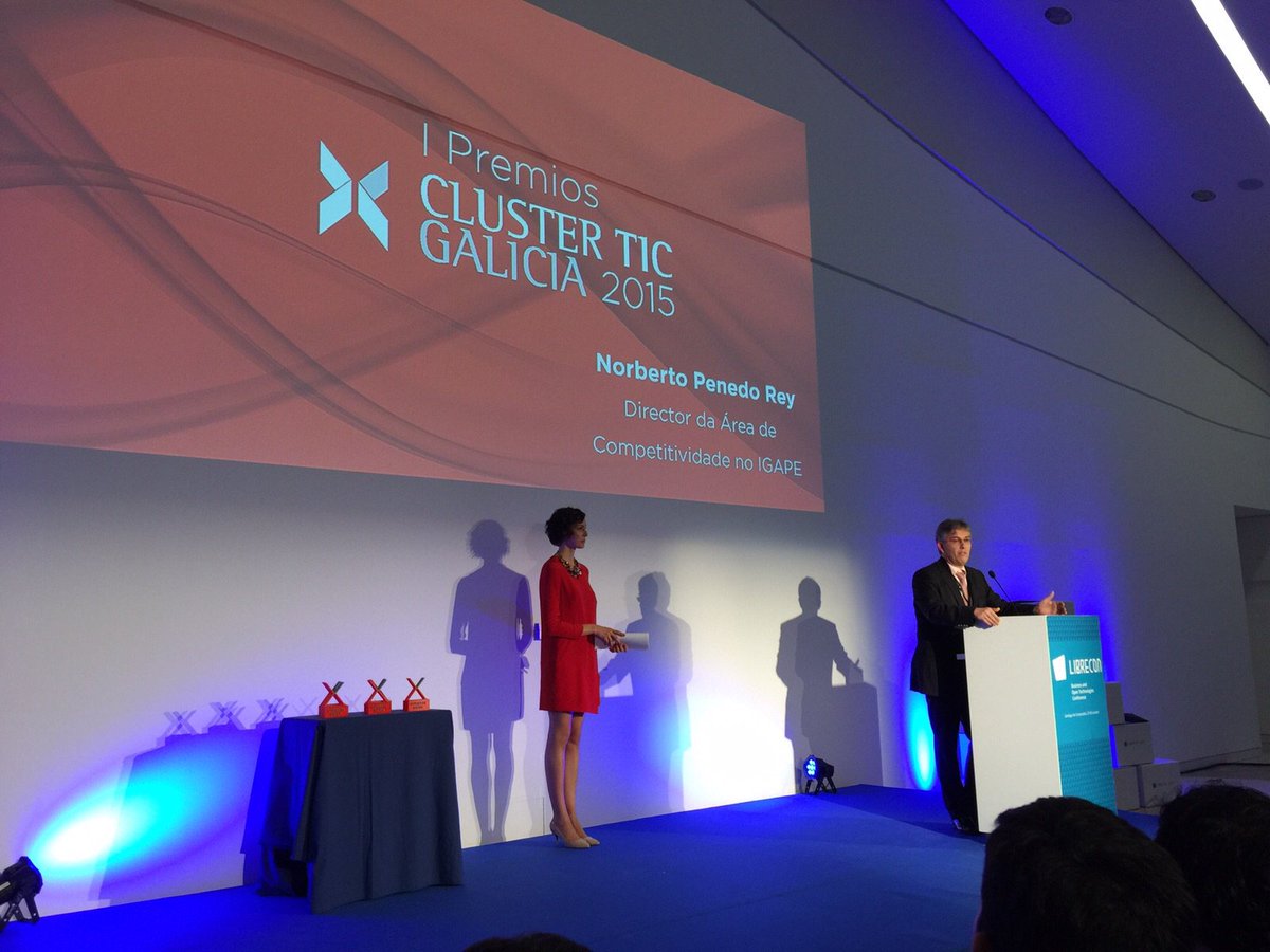 bahiasoftware's tweet image. Entrega de premios del Cluster Tic de Galicia 2015 en #librecon2015