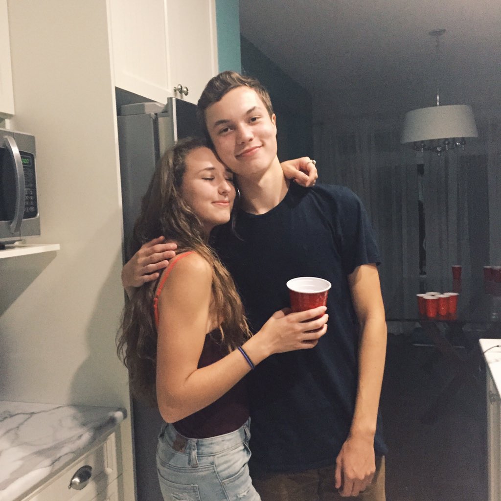 dana_lawless11's tweet image. Happy birthday to my love jacoblab1 hope today is great lets have a rad time celebrating saturday💞💕🎉@Jacoblab1