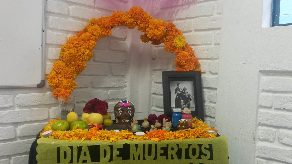 ifxalegre's tweet photo. Altar de muertos que el grupo de V semestre realizó. #IFXA #NuestrasTradiciones
https://t.co/2bXw3PFZS9 … https://t.co/VF17z0Bfku