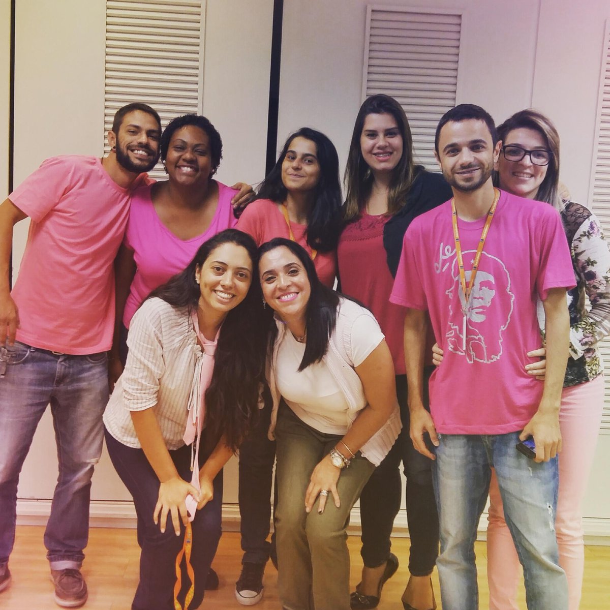 BabiBoneli_SNT's tweet photo. #OutubroRosa no CAT do @itau! 

#DeRosa 
#Prevenção 
#ItauUnibanco ♡ https://t.co/FnXkmfYS0M