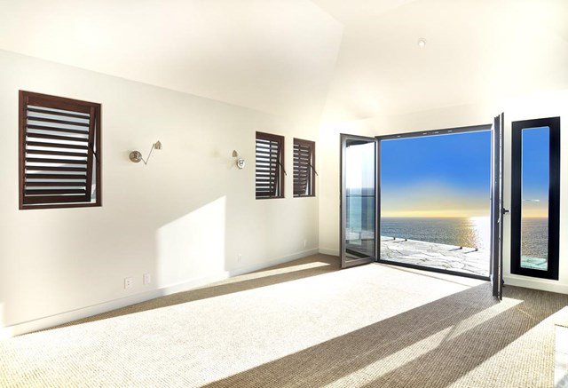 KateOCRealtor's tweet image. #imagine this as your #masterbedroom!!! #thebeach #breakersisle #danapoint #lifeatthebeach