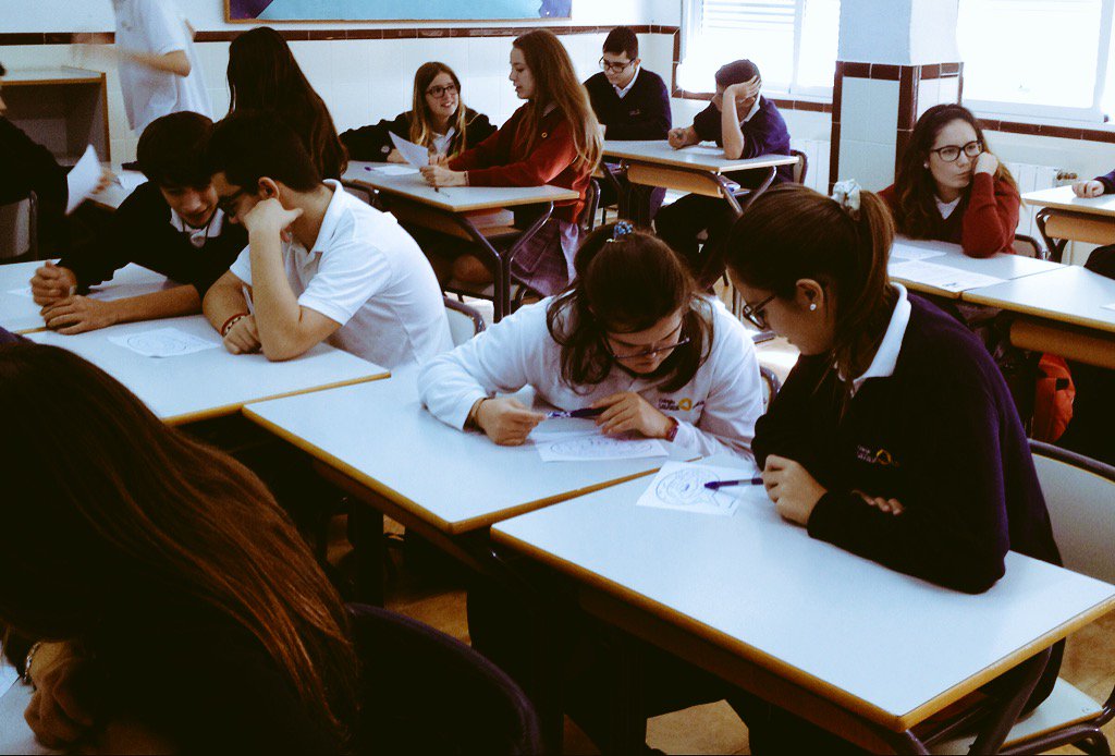 nandis_ma's tweet photo. En el @cole_sagrada ,los alumnos de 3°ESO somos llamados. Todos tenemos un don a desarrollar en nuestras vidas. https://t.co/NLLHsBpABj