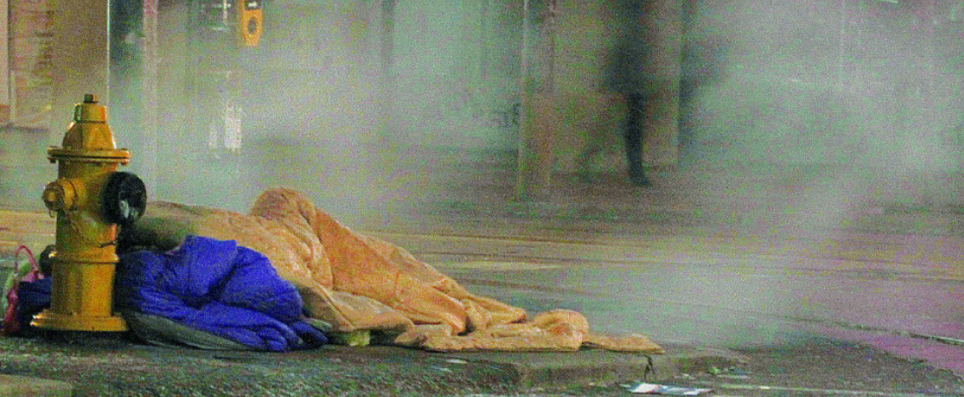 Ontario sets 10-year deadline to end homelessness #onpoli thespec.com/news-story/606…