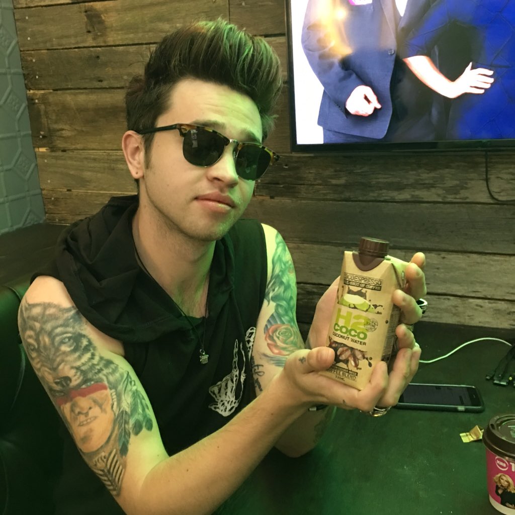 KIIS1065's tweet photo. Oh hello there @reecemastin 😎 #KJshow #KIIS1065 He is about to make a lame song cool... #BritneySpears https://t.co/bqr0pHiLwv