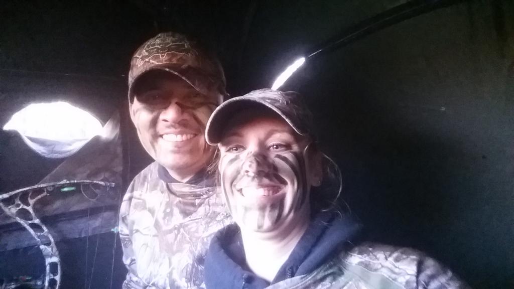 sasha_donahoo's tweet photo. In the blind waiting for something to enter the killzone #TeamkillzoneTv #TkzSeason5 #HerNonScents #tribearchery https://t.co/qnnKa5Us3l