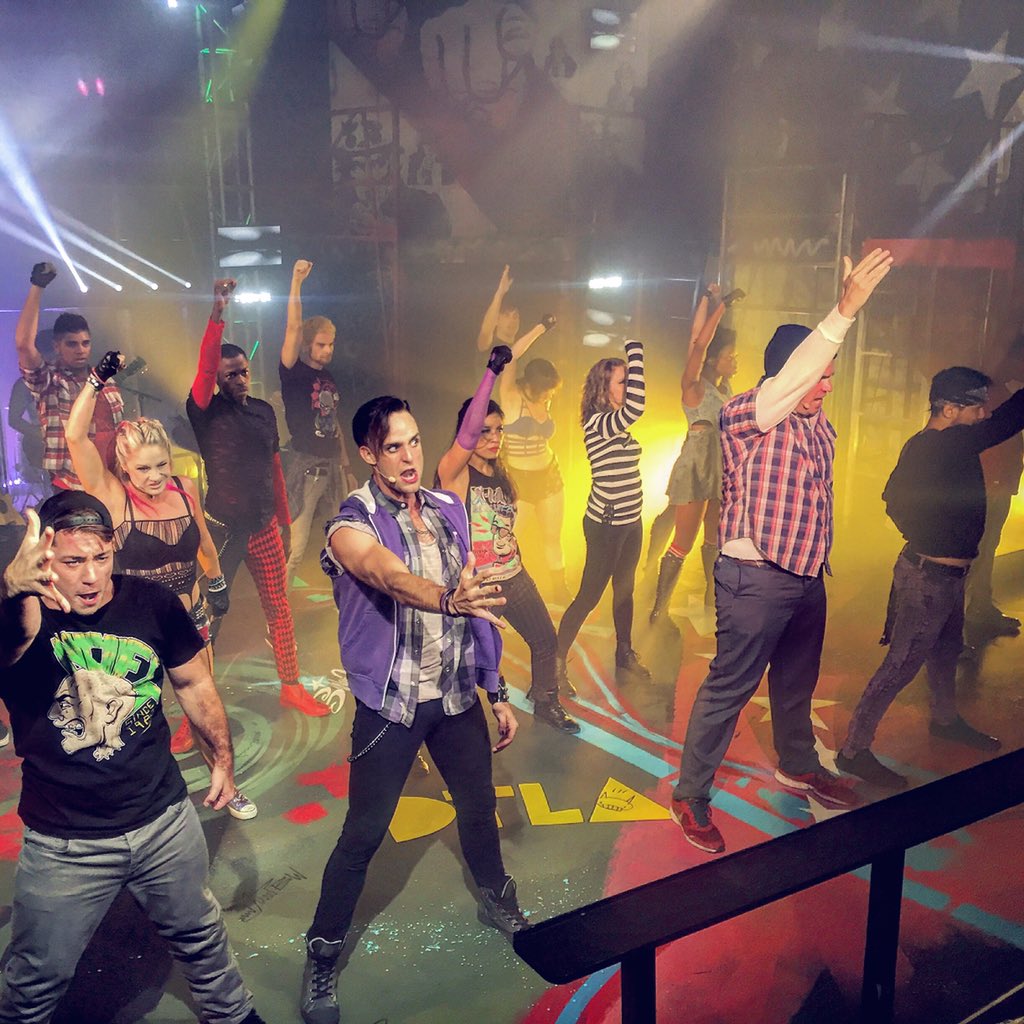 DOMATHEATRE's tweet photo. #AmericanIdiot RELOADED is now #SOLDOUT! #LATHTR #DOMANATION #IDIOTNATION https://t.co/2ZldZAPM8I https://t.co/UjjTSSy2R7