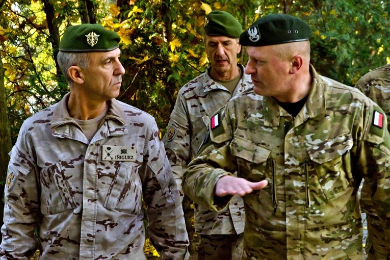 DGeneralneRSZ's tweet photo. W #DKWS o natowskim dyżurze #WSpec https://t.co/LqDicapjAA @MirekRozanski @mon_pl @Polska_Zbrojna @janusz_walczak https://t.co/QU25KJCQK3