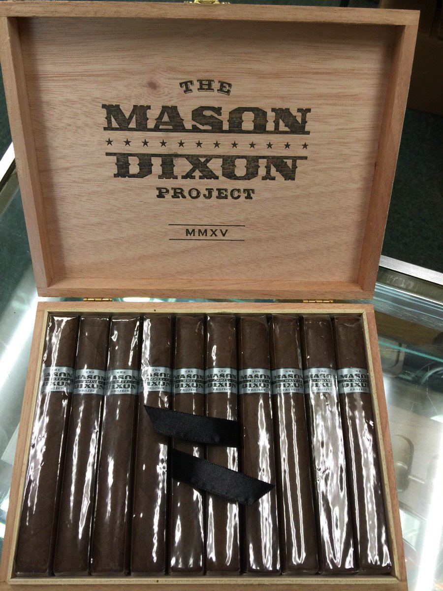 carmackscigars's tweet photo. Jus arrived, Mason/Dixon Project..
#CrownedHeads #masondixonproject https://t.co/xKj8PB7Ixt