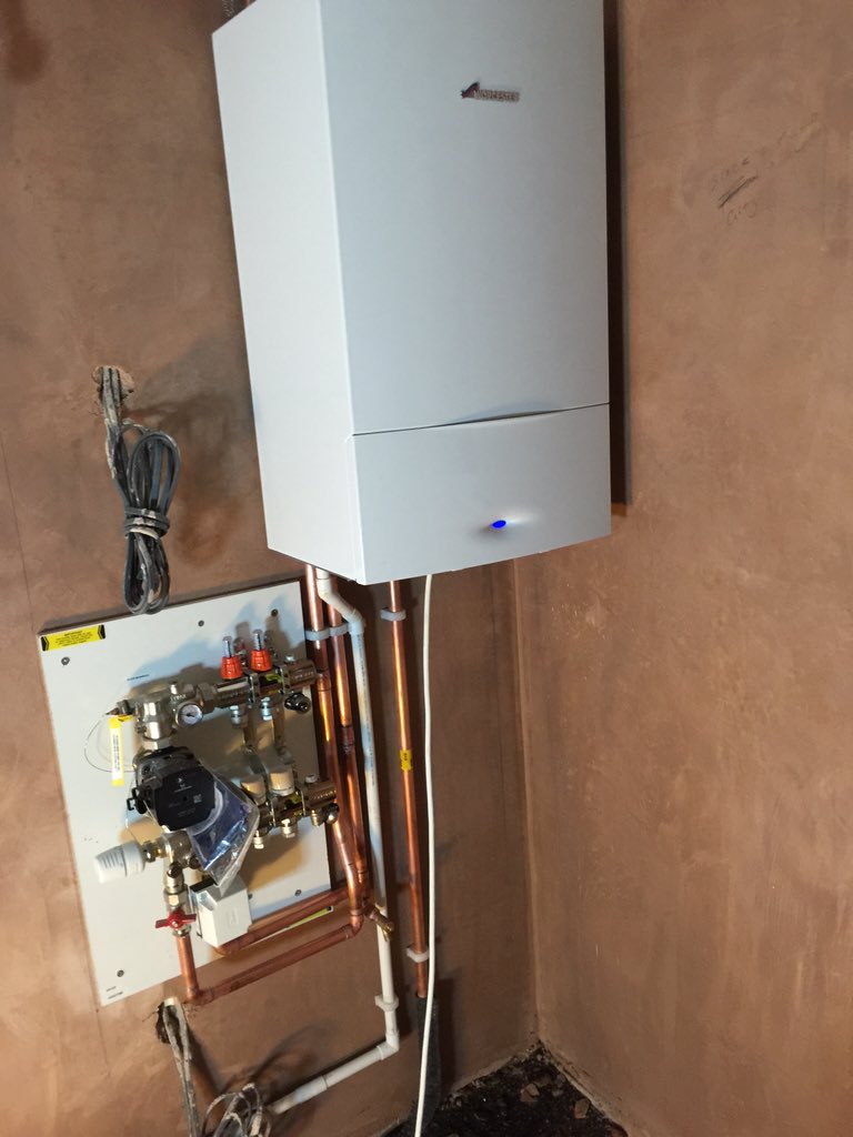 InfoFuller's tweet image. Always a joy to fit a @worcester_bosch  cdi. First fix and temped done. Back next week to finish @worcester_matt