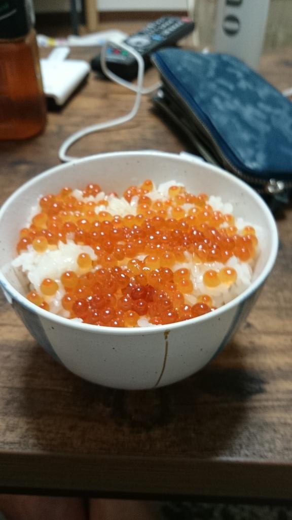 77763Sss's tweet photo. 実家から届いた。

この時間に飯テロ。 https://t.co/D3K2GFBCIZ